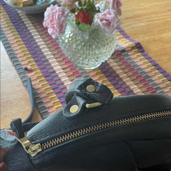 Portland Leather Black Crossbody Bag - Picture 5 of 9